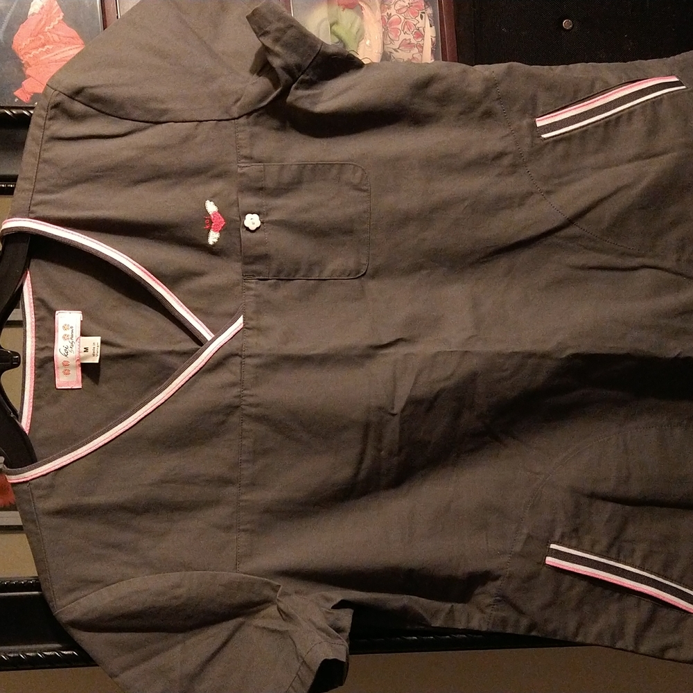 Women's scrubs shirt